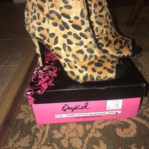 Quipid heeled bootie